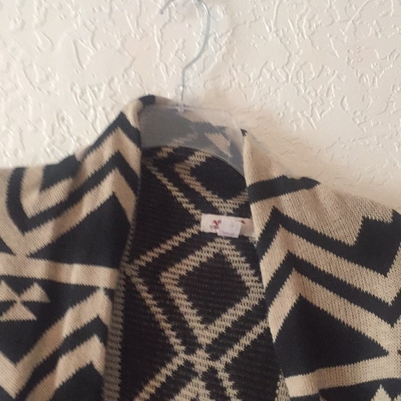 Sweater - Picture 4 of 4